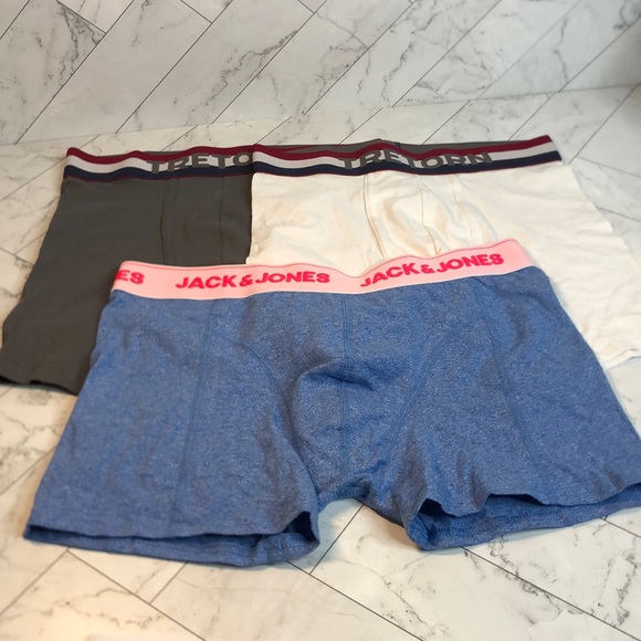 NWOT Mens Mixed Brand Boxer Briefs Three Pair NEW WITHOUT TAGS - Picture 1 of 8